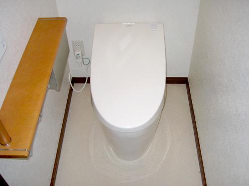 狭いトイレ二つを一つの空間に。