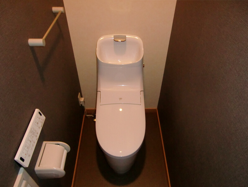 トイレ入替にあわせた内装リフォームで空間にアクセントを！