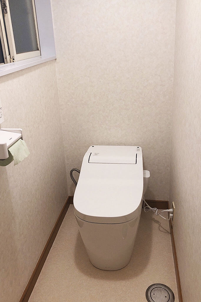 明るくお手入れしやすいトイレへリフォーム