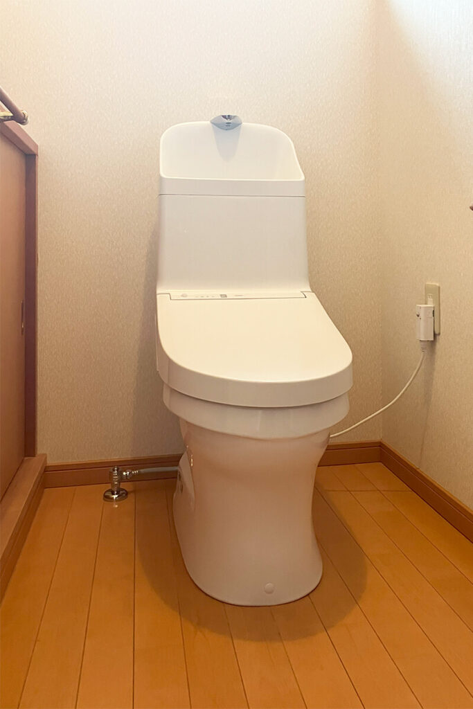 水漏れしたトイレを1日でスピード交換｜トイレリフォーム